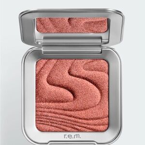 r.e.m. beauty Interstellar Highlighter Topper in Miss Jupiter